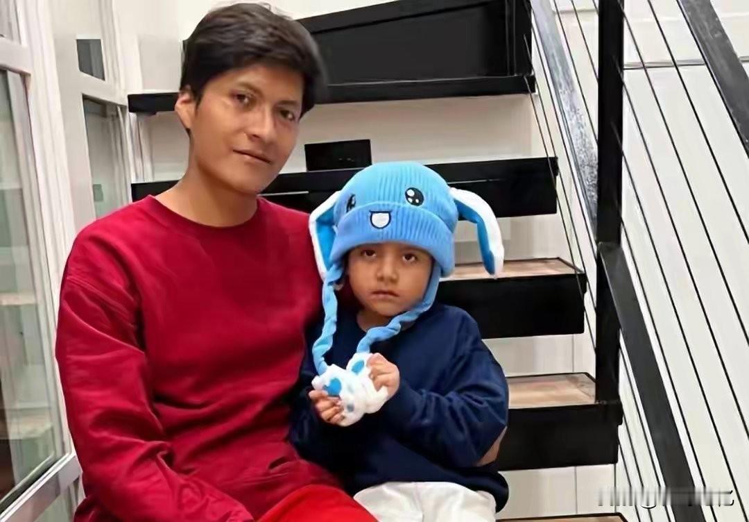 看看特朗普的移民执法局有多离谱！

近日一名仅5岁的厄瓜多尔男童利亚姆，竟被美国