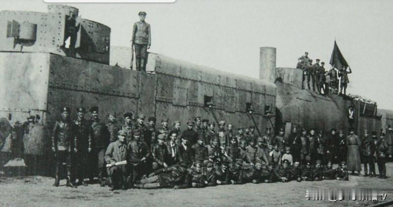 苏联军队继承了沙俄军队和其前辈在不同时期喜欢使用装甲列车的传统，到了1941年6