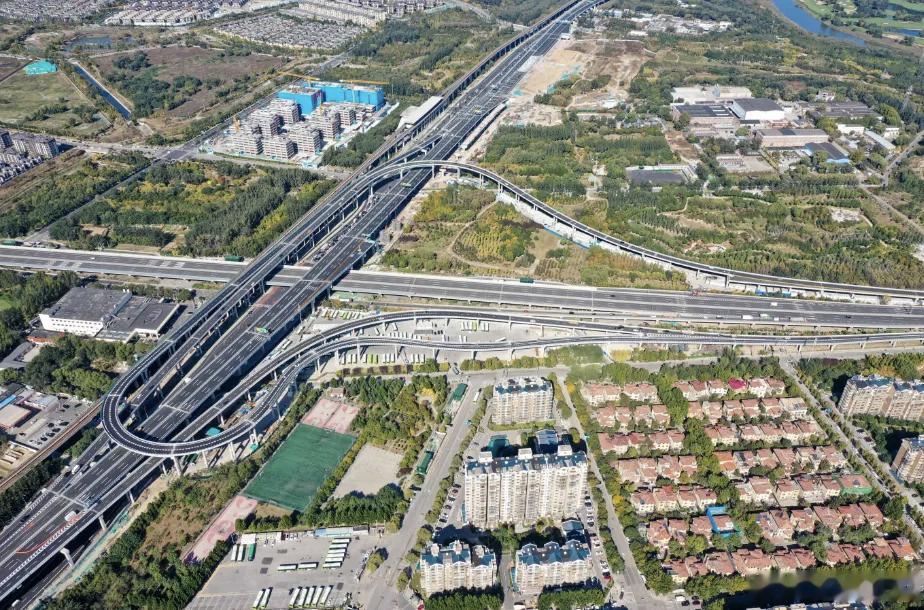 【爱车安全贴士8分钟进五环、11分钟达四环！北京多条道路即将通车！ 】据北京市交