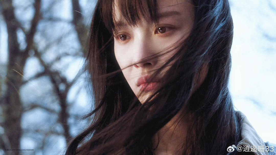 倪妮 截不到丑图隐身的名字 看个预告手机内存快不够了，随手一暂停都是能直接拿来当