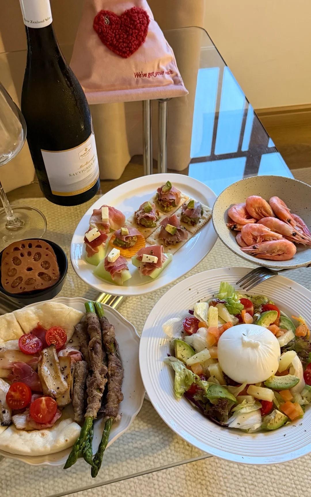 独处这一块我真是太会了！
不清醒的🍸好喜欢此刻的夜晚晚安享受独处的快乐周末微醺