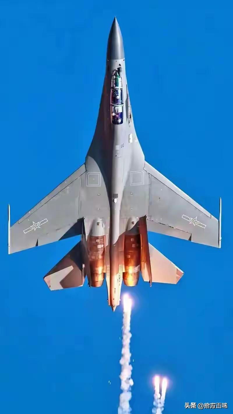 歼-16拆开看各项性能不输F-15EX，综合看怎么也比它强，可有些人始终认为是F