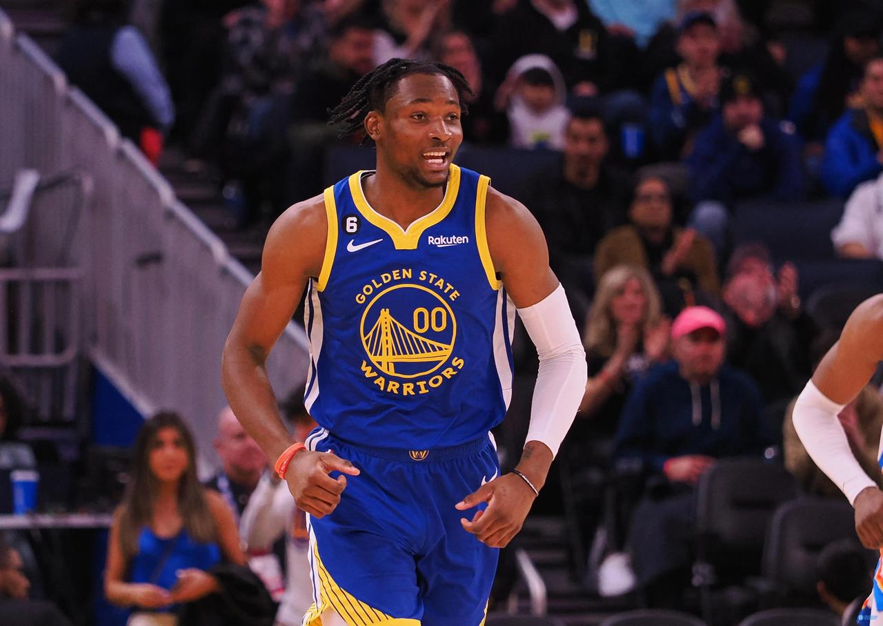 勇士科尔给机会确实中用啊
穆迪今天出场27分钟，10投6中，拿到13+3+1的数