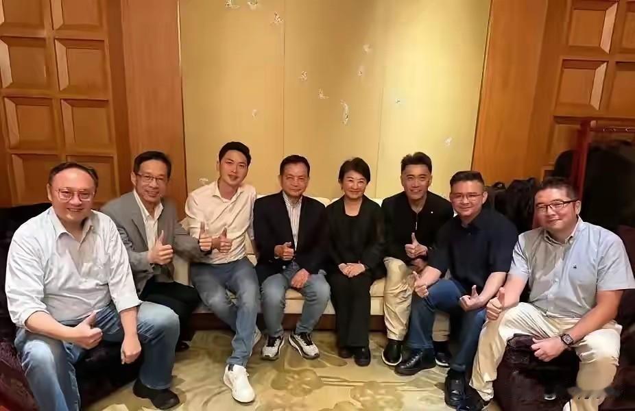 卢秀燕的手伸的有点长。国民党台中市长卢秀燕竟然拜会国民党立院党团讨论无人机采购条