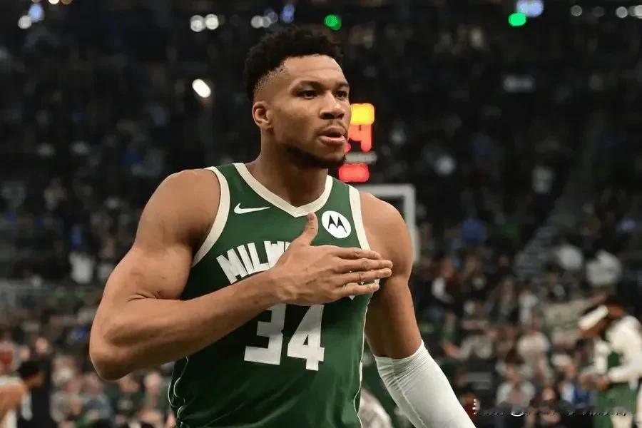 NBA联盟也不看好利拉德和字母哥联手的雄鹿了吗，新赛季的圣诞大战赛程里，雄鹿7年