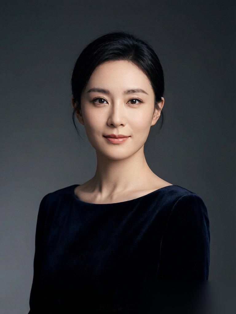 说实话，看到杨紫这张杨紫白玉兰最佳女主提名公式照，我第一反应不是好不好看，而是想