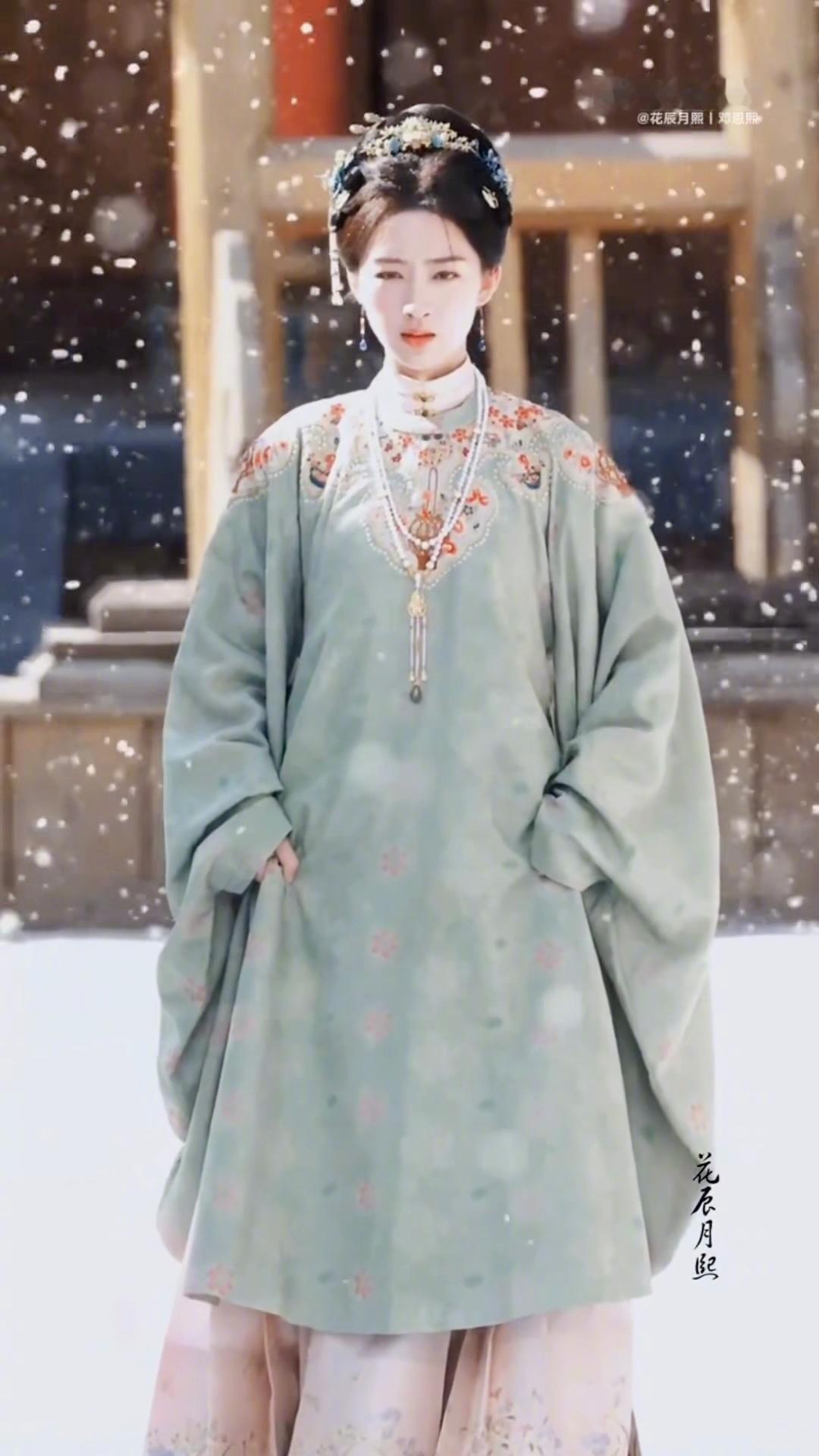 邓恩熙好适合雪景吧❄️ ​​​