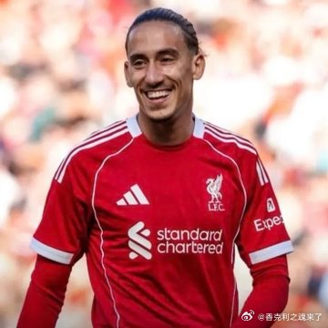 被问及是否考虑回利物浦时，奇米卡斯告诉记者："我唯一能说的是，我非常专注于罗马。