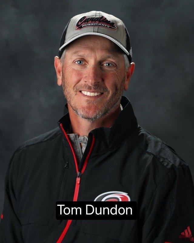 聊聊开拓者新老板邓登。这个老登，也是让人开了眼了。有几件事儿挺让大家吃惊。他花4