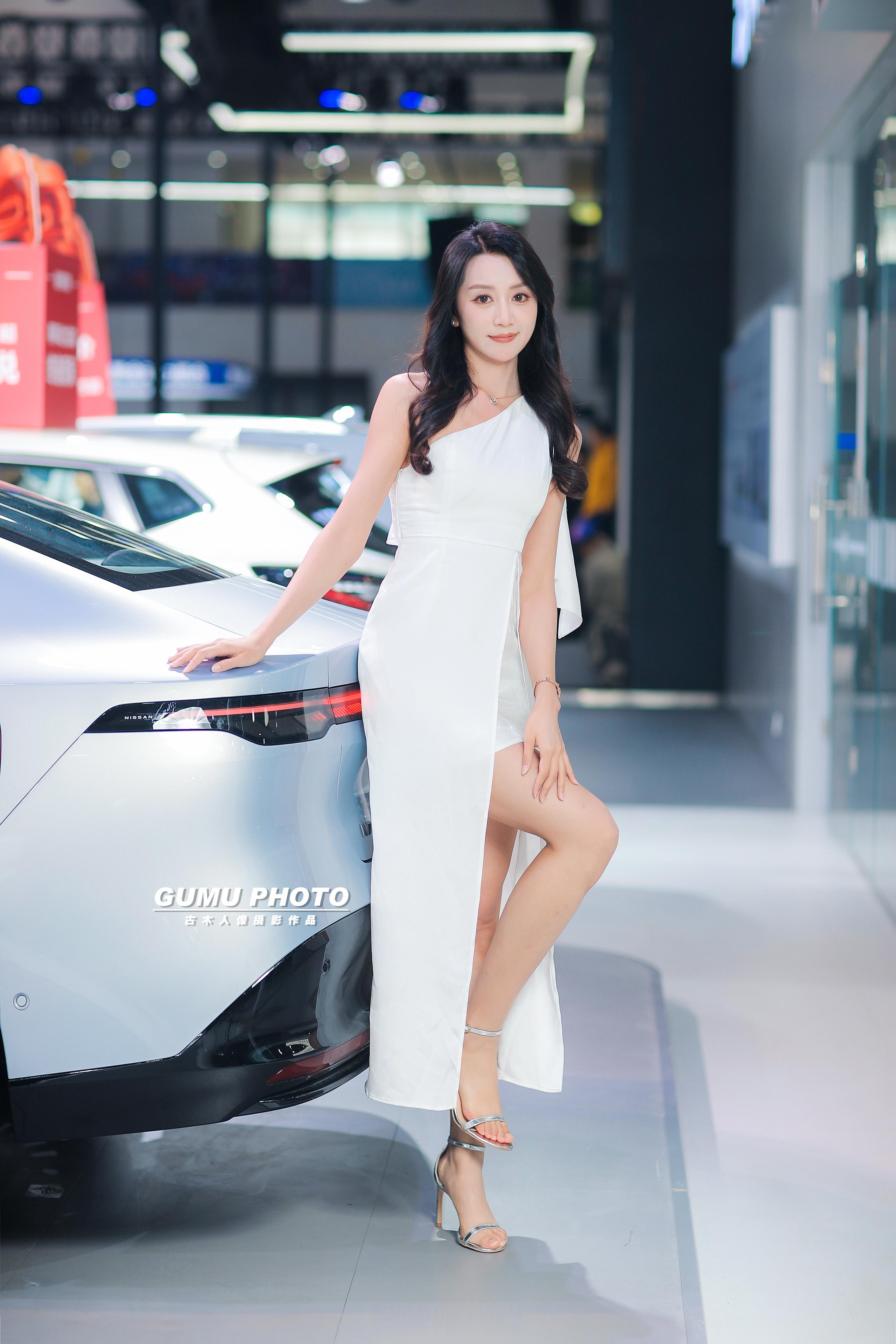 2025贵阳汽车文化节东风日产展台模特小姐姐。               