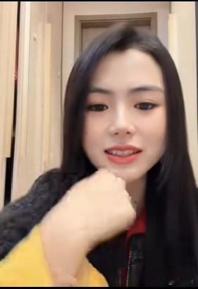 所有人都觉得伊娃阿胜很配，简直天造地设的一对，不少人想撮合他们，事情就这样开始了