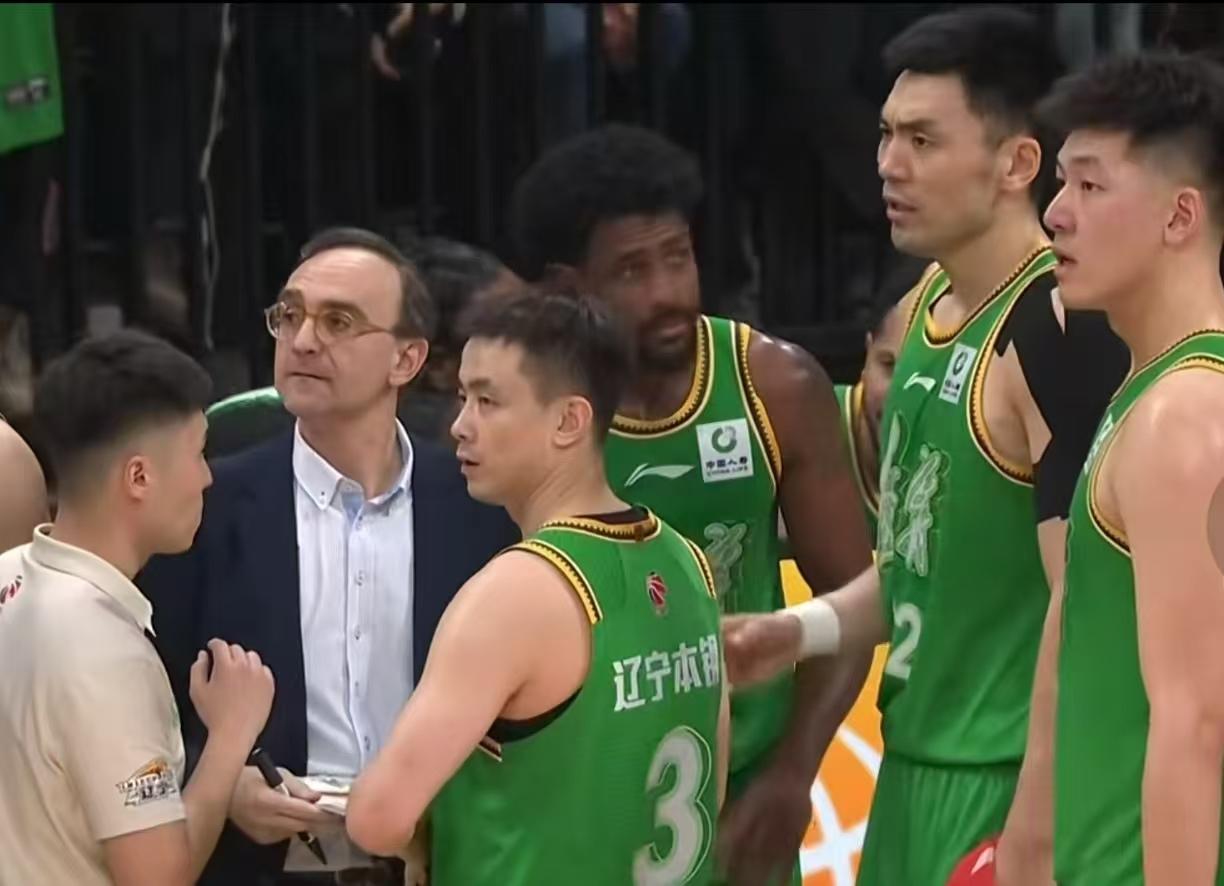 辽宁92-89，19分惊天逆转南京！通过球员表现给大家评分：
  1. 布罗金顿