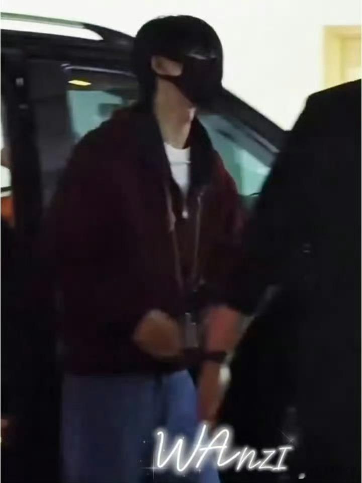 张凌赫逐玉庆功宴发言哽咽了张凌赫庆功宴发言哽咽你的哽咽，是对“谢征”最好的告别。