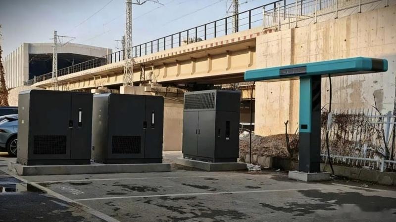 后知后觉一下：比亚迪的第二代兆瓦闪充站单枪最大输出功率可以做到1500kW结合这