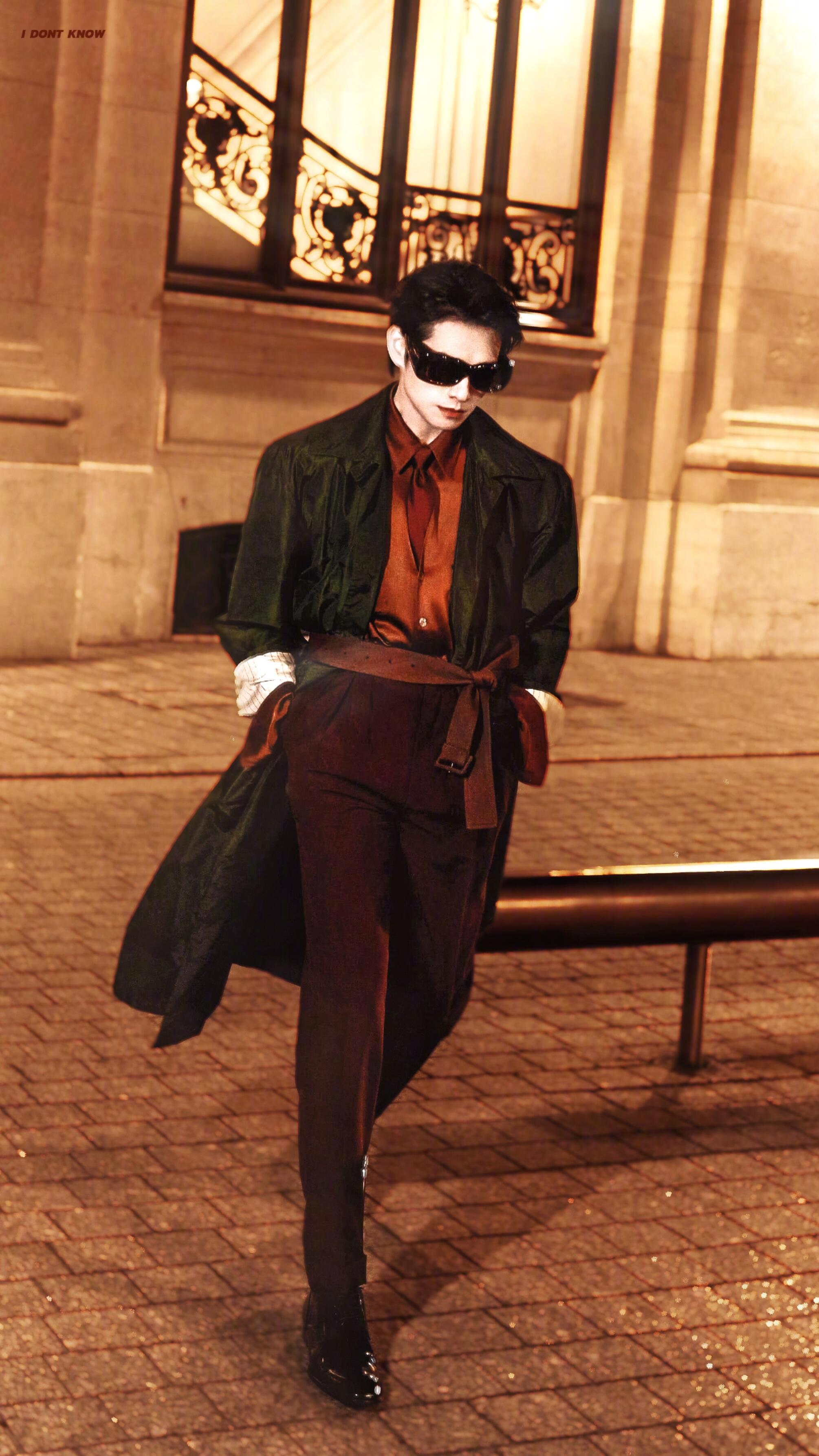 魏大勋微博之夜官宣 魏大勋微博之夜 官宣海报！自信沉稳有底气，燥候演员魏大勋闪耀