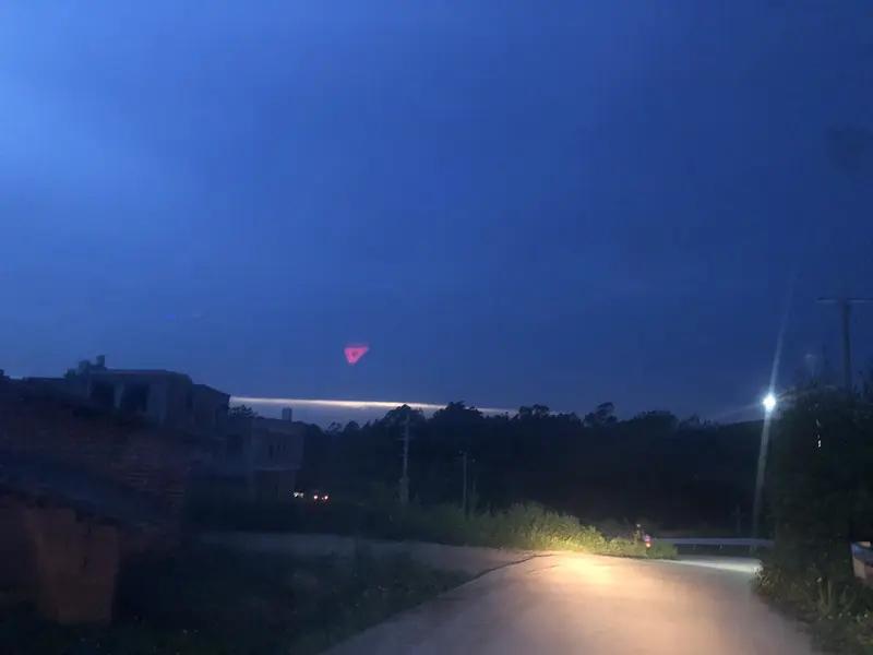 人生苦短，当活得洒脱些。生活中糟心事一堆，为了那点微薄薪资看人脸色，因一句冒犯之