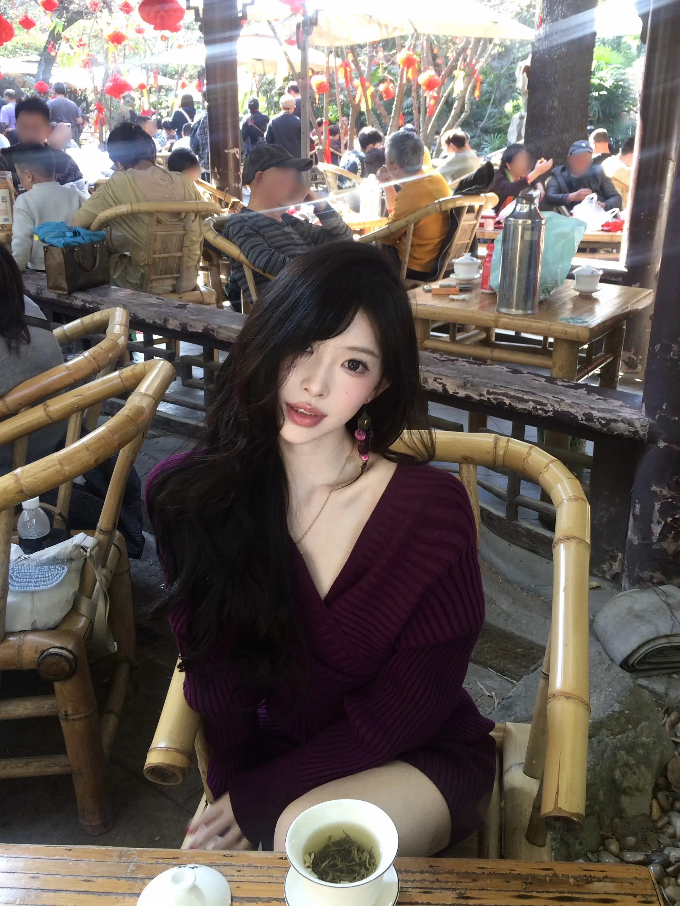 女人的底色是温柔和坚韧。