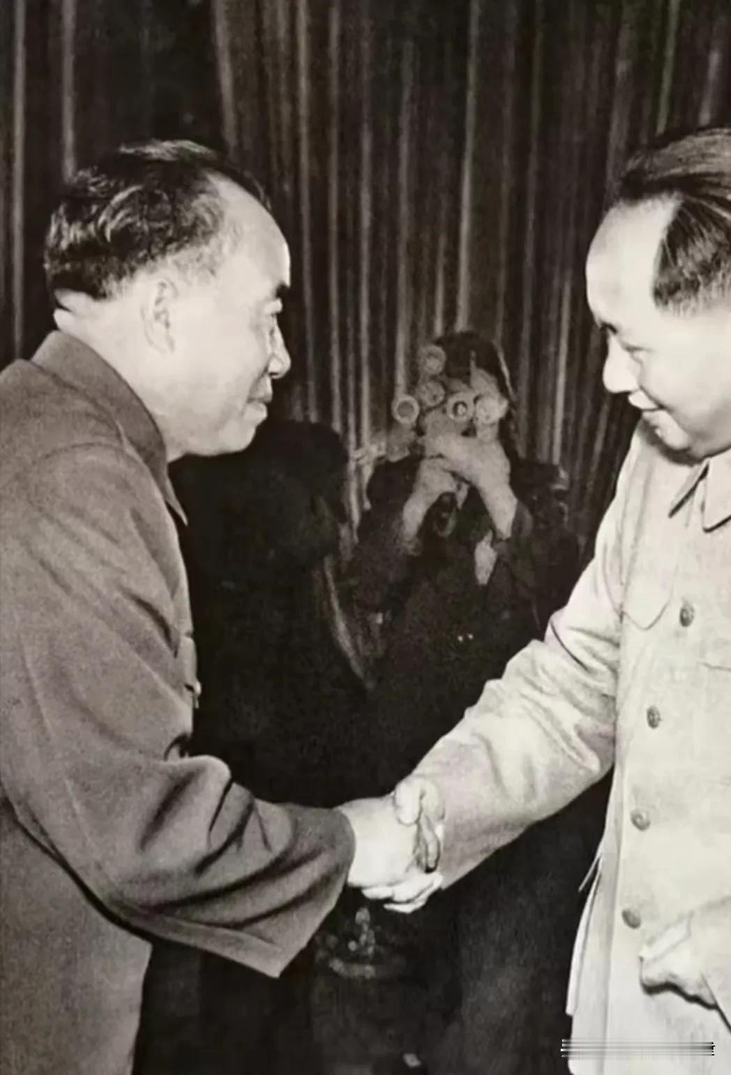 1973年那次历史性握手，一句“没有朱，哪有毛”，道尽跨越半世纪的生死革命情义