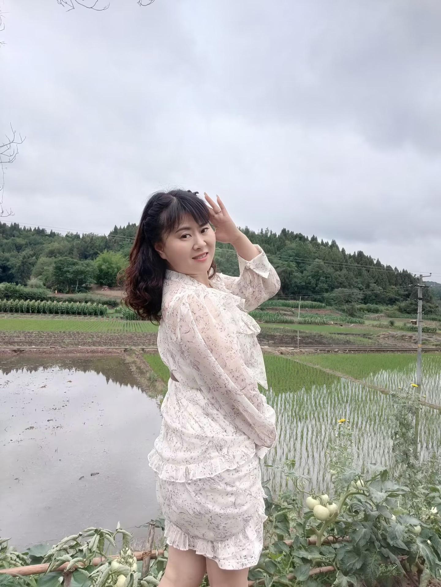 如果有一天你和我不联系，我也不会问你去了哪里！