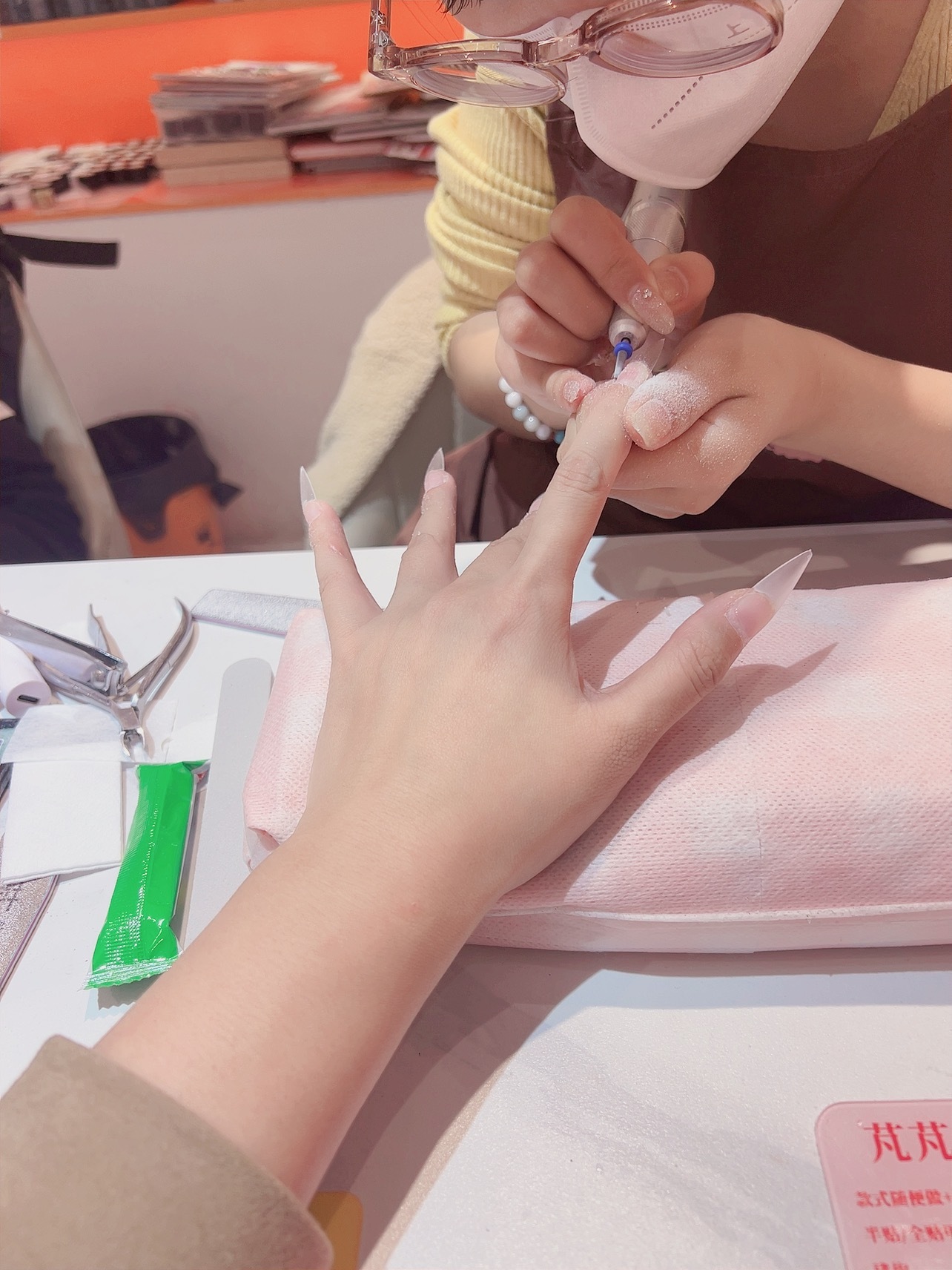 央视曝光美甲灯安全隐患 那我现在怎么办？？继续做还是不做啊？安全隐患哪里有丑可怕