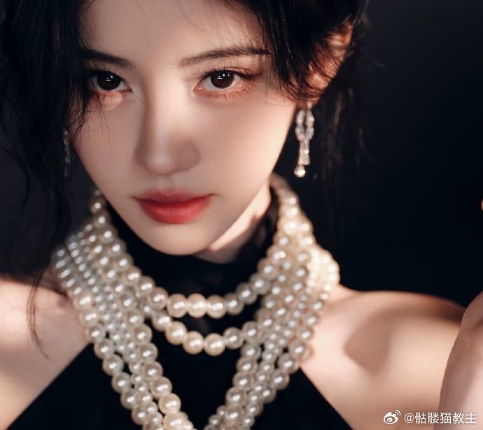 华天崎60秒回顾鞠婧祎妆容华天崎和鞠婧祎的妆容合作真的封神，60秒回顾每一款造型