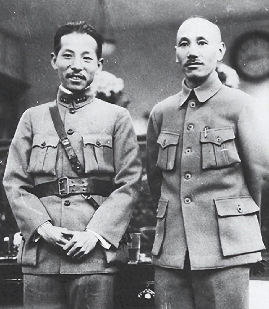 张学良是如何能够三次在重要历史关键时刻影响并推动中国历史进程的呢？
1928年冬