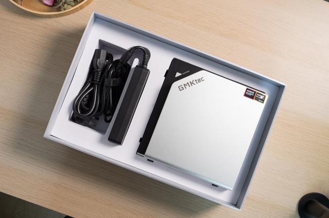 极摩客 EVO-X2 mini ：一台桌面Mini主机，打通AI本地部署