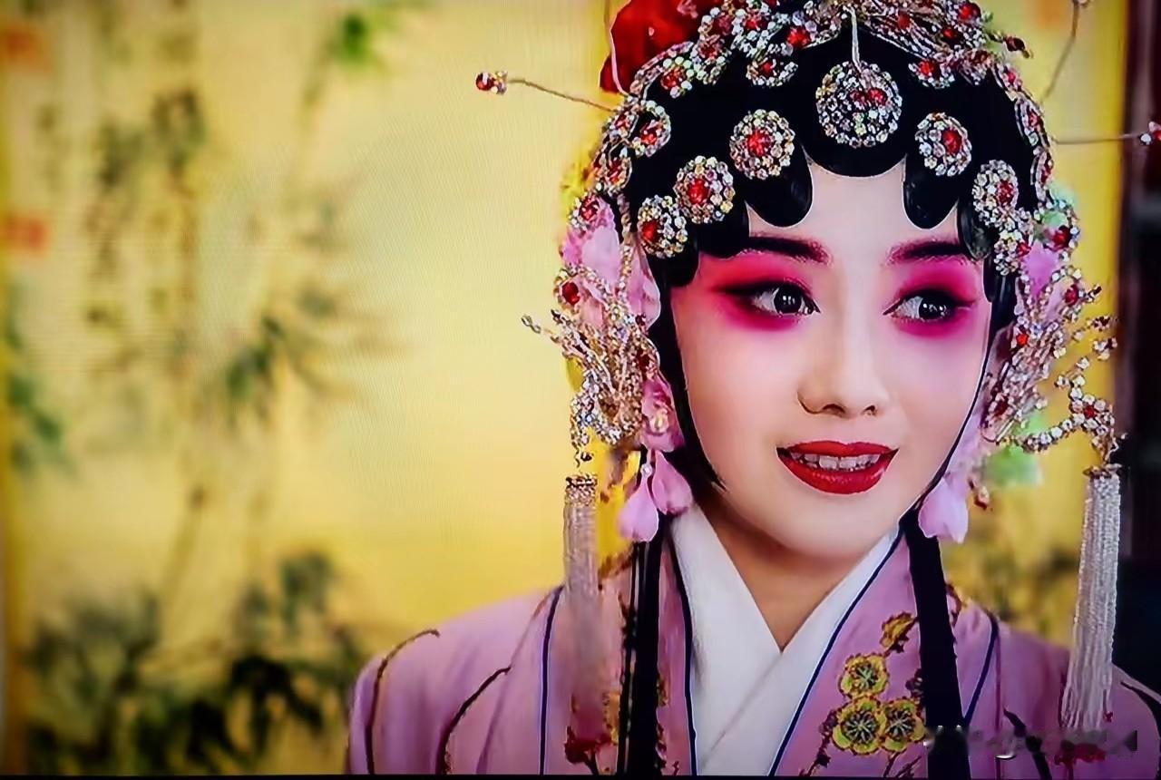 戏曲武旦 vs 花旦 完整区别（行当、妆容、表演、服饰、唱腔全覆盖，考点/常识通