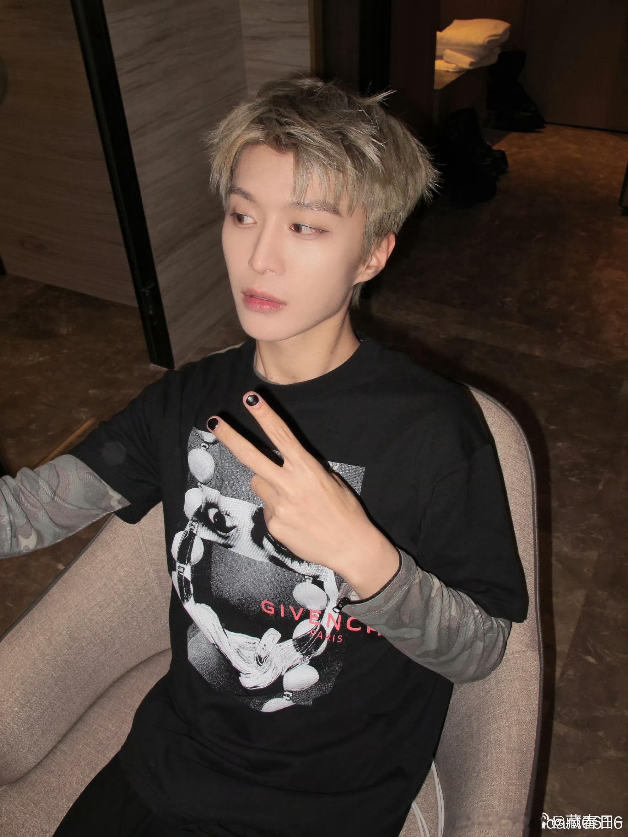 范丞丞二登春节档范丞丞《飞驰人生3》定了2026春节，《飞驰人生2》2025年春