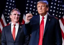 英媒讽刺称美国内阁会议上马屁精蜂拥而出。内政部长声称委内瑞拉打算为特朗普立雕像，