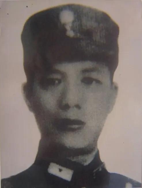 司徒非（1893—1937），原名荣曾，字严克，广东开平人，保定军校第六期步兵科