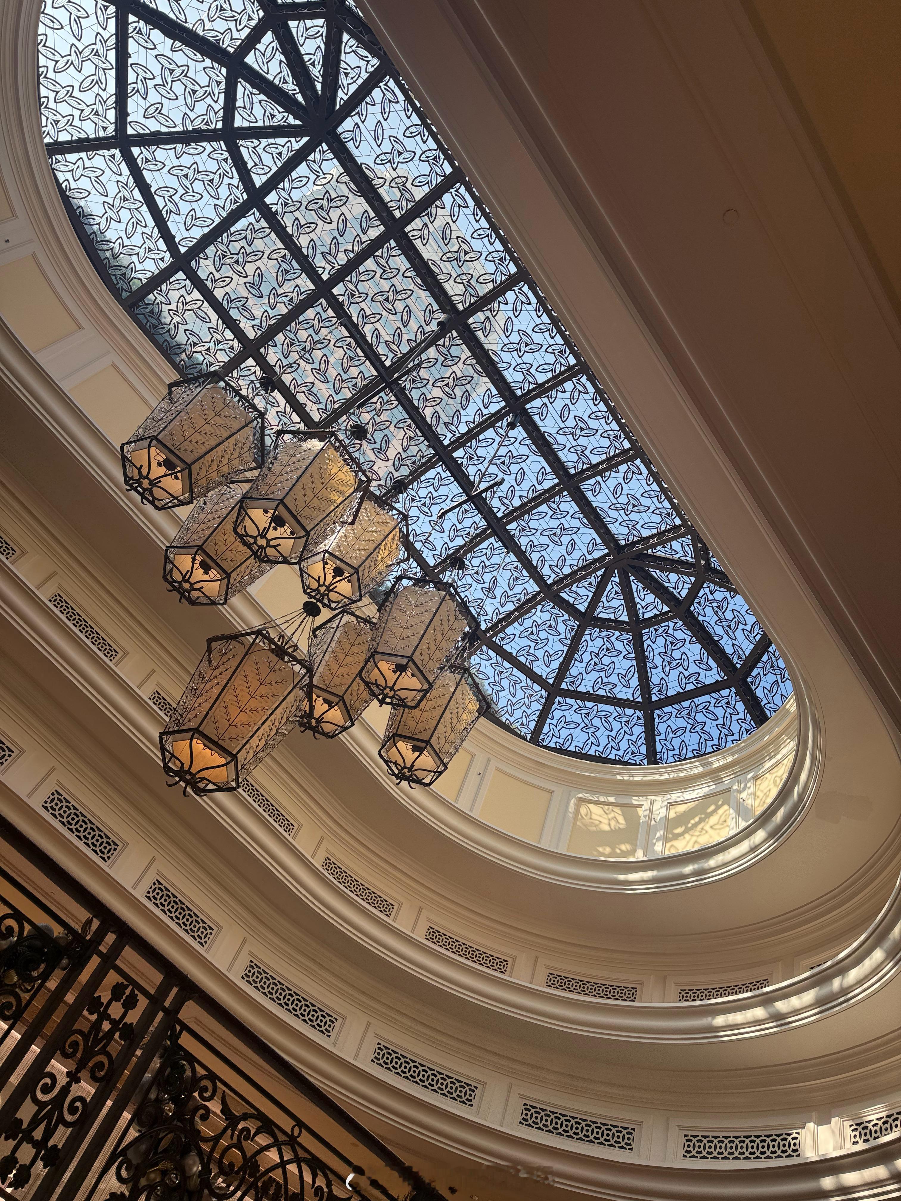 🌌🛋️🧸允许一切发生，包括冬日街头没洗头却偶遇阳光的好运 