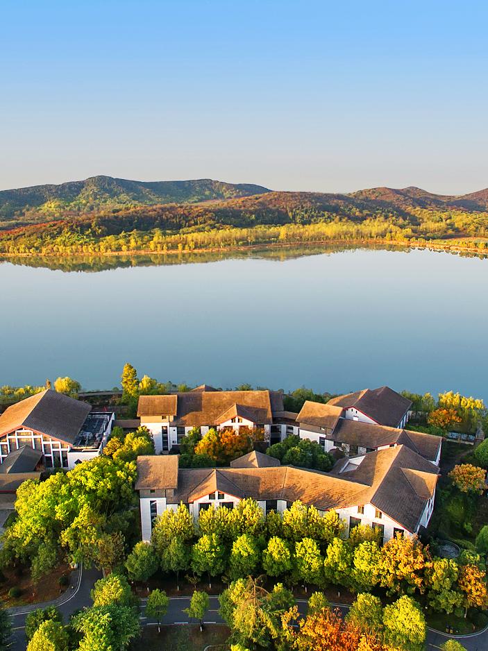 五一反向游！就在武汉 100+湖畔园林包吃住

周末轻度假去哪？到武汉江夏鲁湖畔