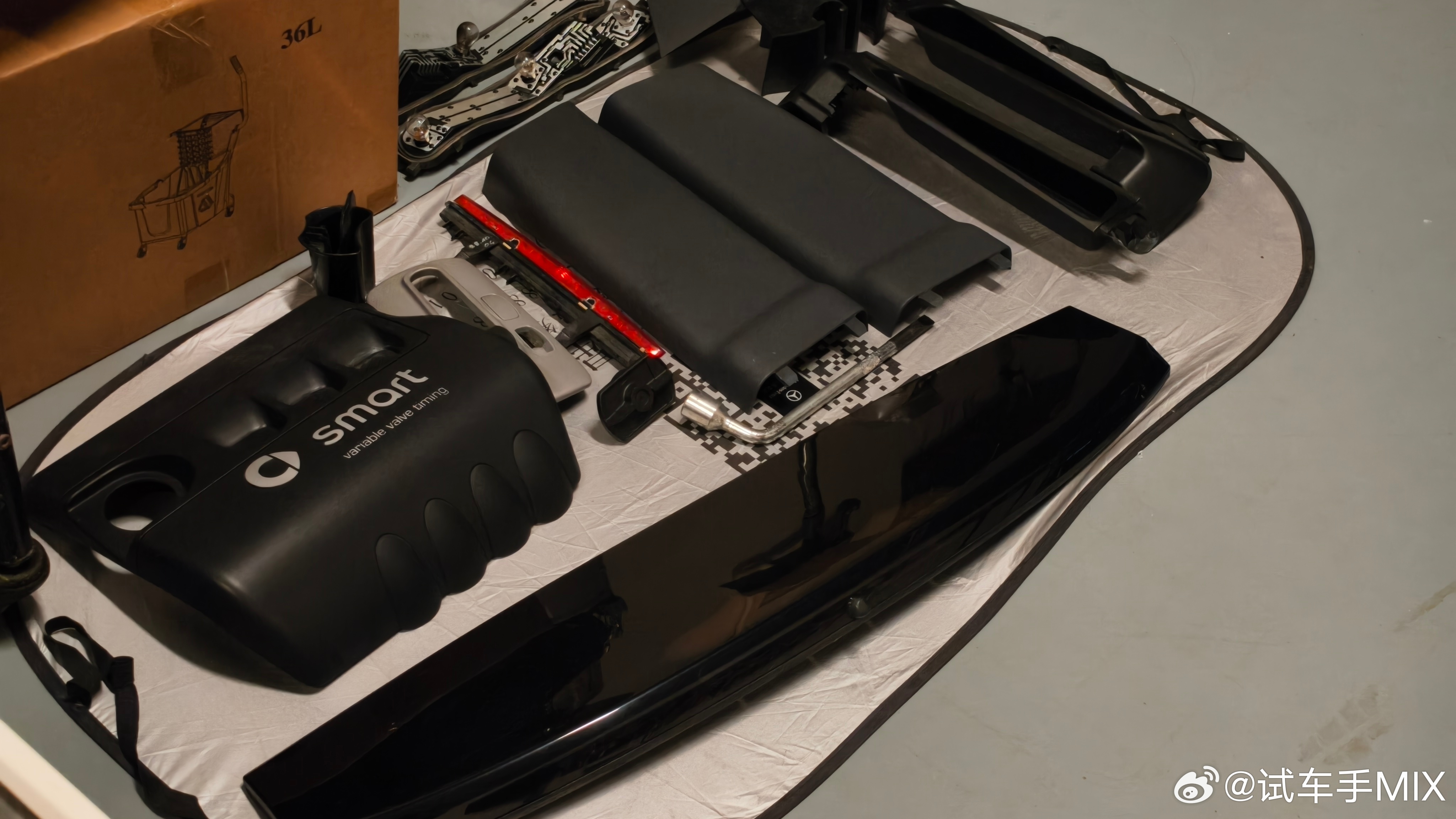 彻底翻新第一步先将能卸下来的都拆洗陈年污垢不能留，顺便检查哪些件需要买洗干净了，