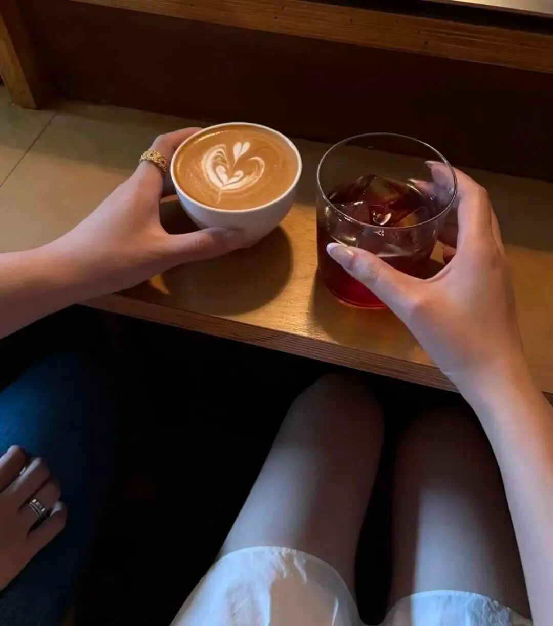 昨天我拿你的承诺去喂狗 结果今天发现狗死了 ​​​