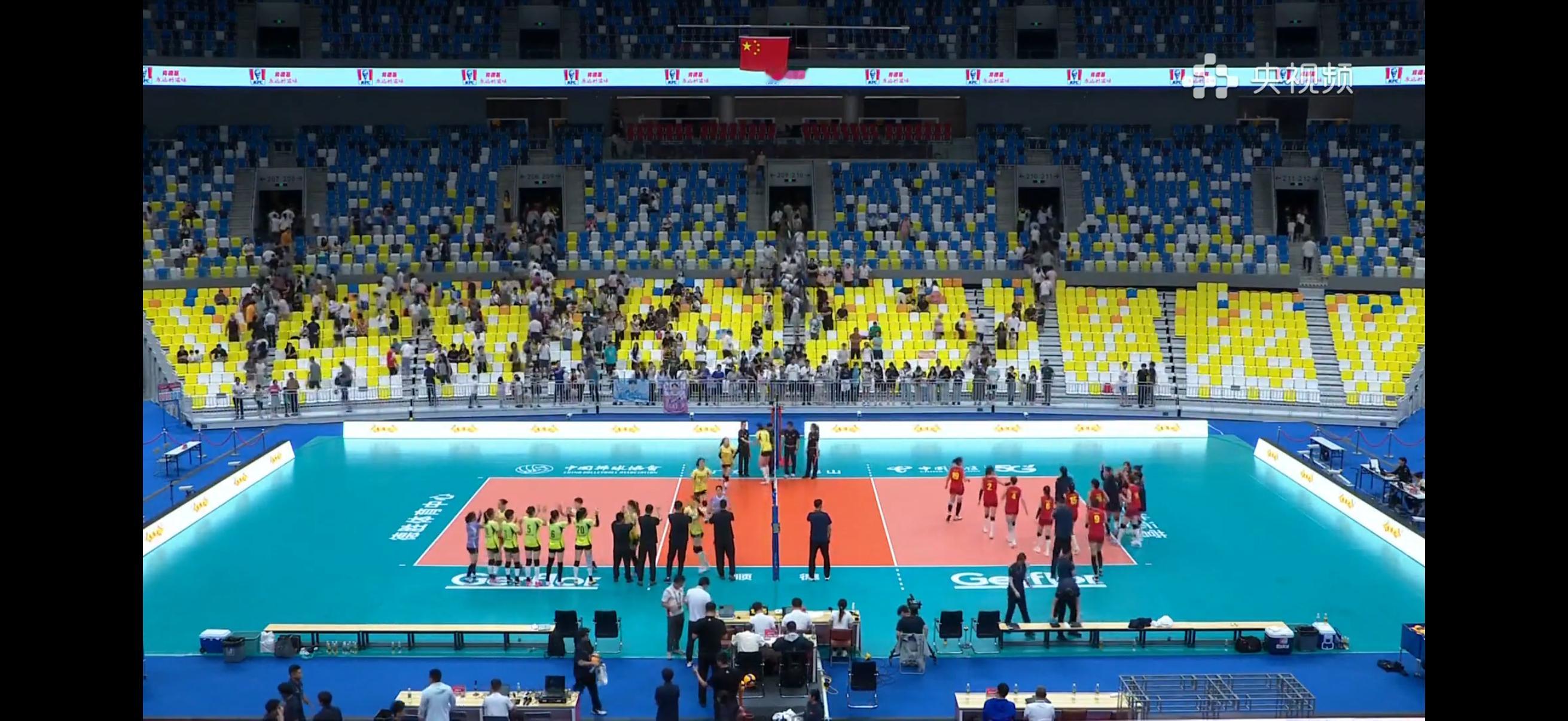 天津女排0-3完败给山东女排（28-30，20-25，16-25），第一局没啃下