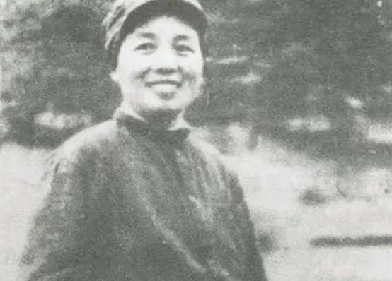 她是红军唯一女将领，与副部级丈夫恩爱无比，床头却放着前夫照片
 
张琴秋，是能登