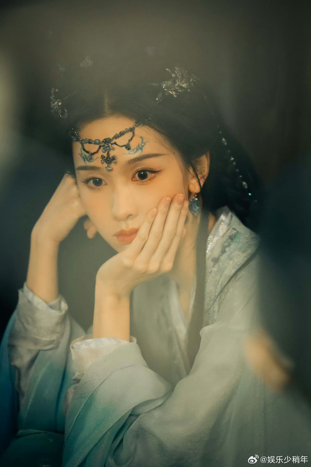 陈都灵雾妄言角色热度破亿双平台双角色热度破亿！陈都灵的雾妄言开播四天就创下纪录，