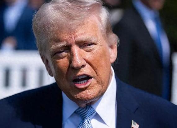 特朗普又开始给自己加戏了，4月16日他大张旗鼓发文，高调宣布黎巴嫩和以色列要停火