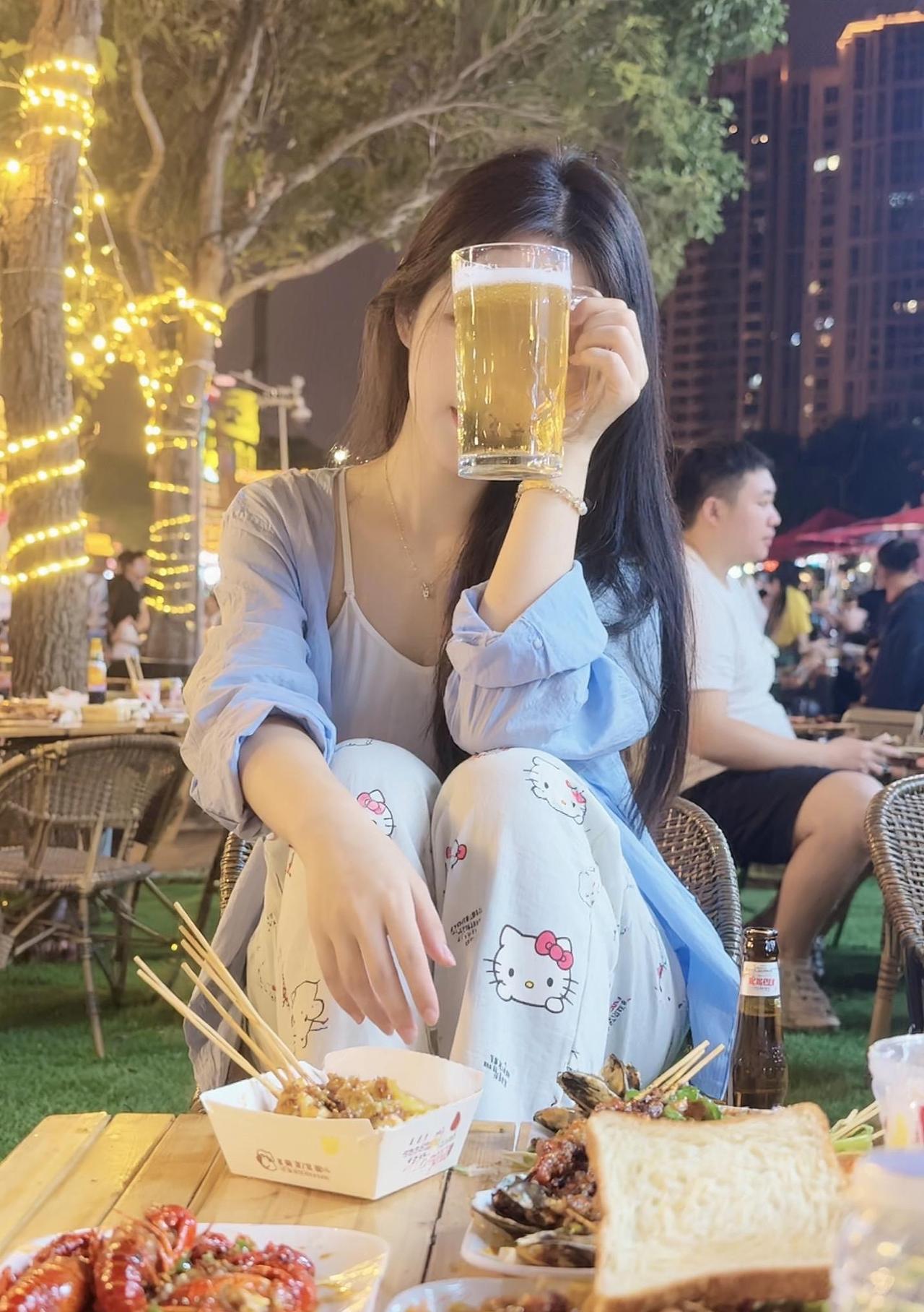 活得尽兴一点吧！无法掌控的事情太多，尽力就好，一辈子就活那么一次了。只要你觉得开