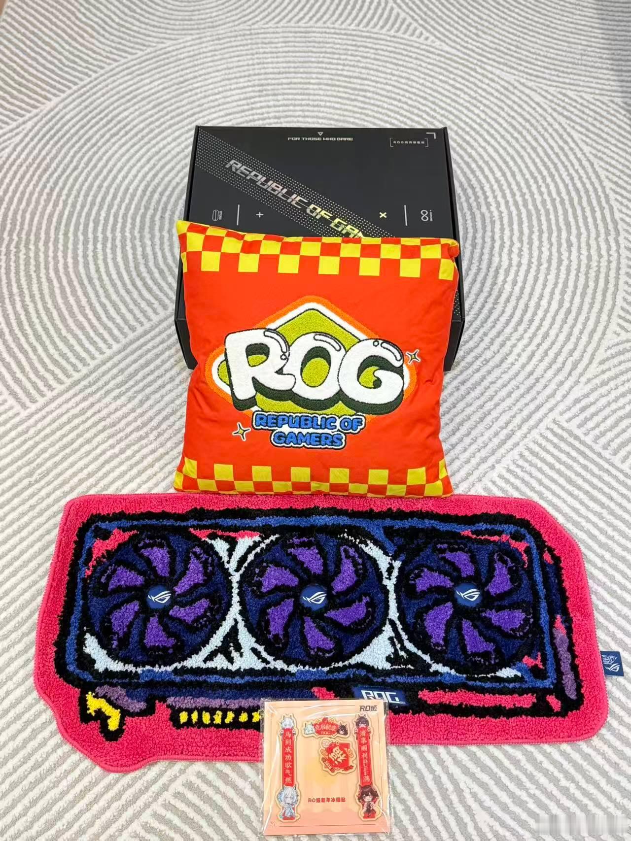 感谢ROG送来的新年礼盒，不是，为啥给我送了两个礼盒