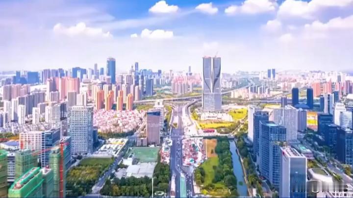 2025 年全国城市 GDP 前 20 强最新出炉，上海以 56708.71 亿