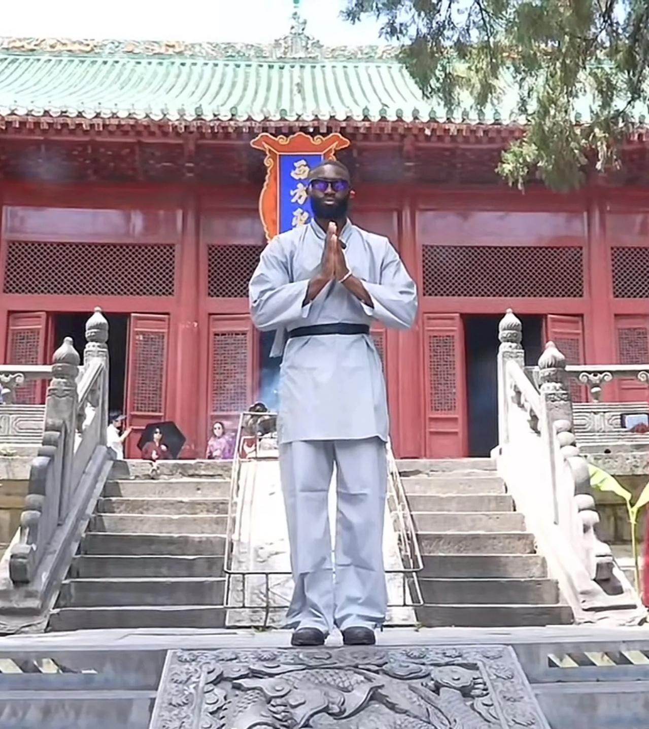 少林功夫好呀，真滴好，突然发现少林篮球有搞头，继文班亚马拜师少林获得来自东方的神