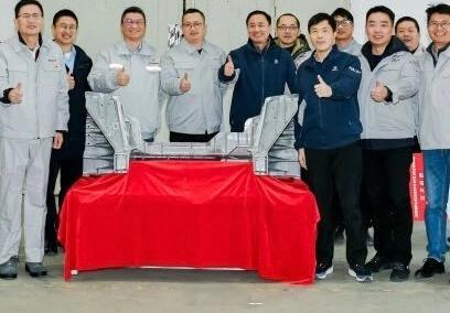 #Megacasting##东风# 来了，虽迟但到东风一体化铸件的车头 ​​​