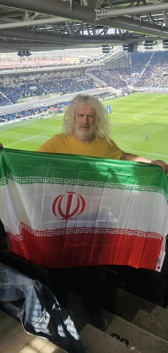 #伊朗# 
欧洲议会中的清流，中俄伊等一切遭西方抹黑国家的好朋友，爱尔兰人米克・