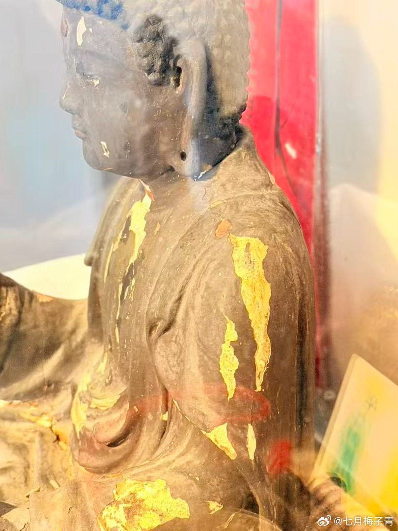 有做文物修复的朋友指教一下吗？这种是否需要修复？怎么修复？七月梅子青