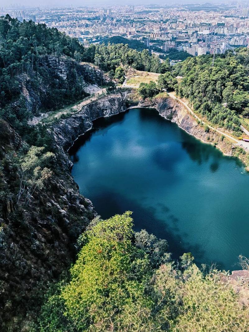 70后最早的一批人，我们经历了见证了这些！
1971年，生产队时我出生了
198