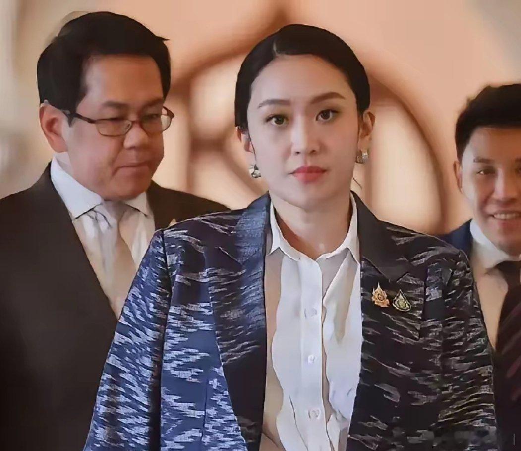 谁也没想到泰国政坛竟迎来突发变局，此前呼声颇高的为泰党支持率大幅下滑，虽未如传言