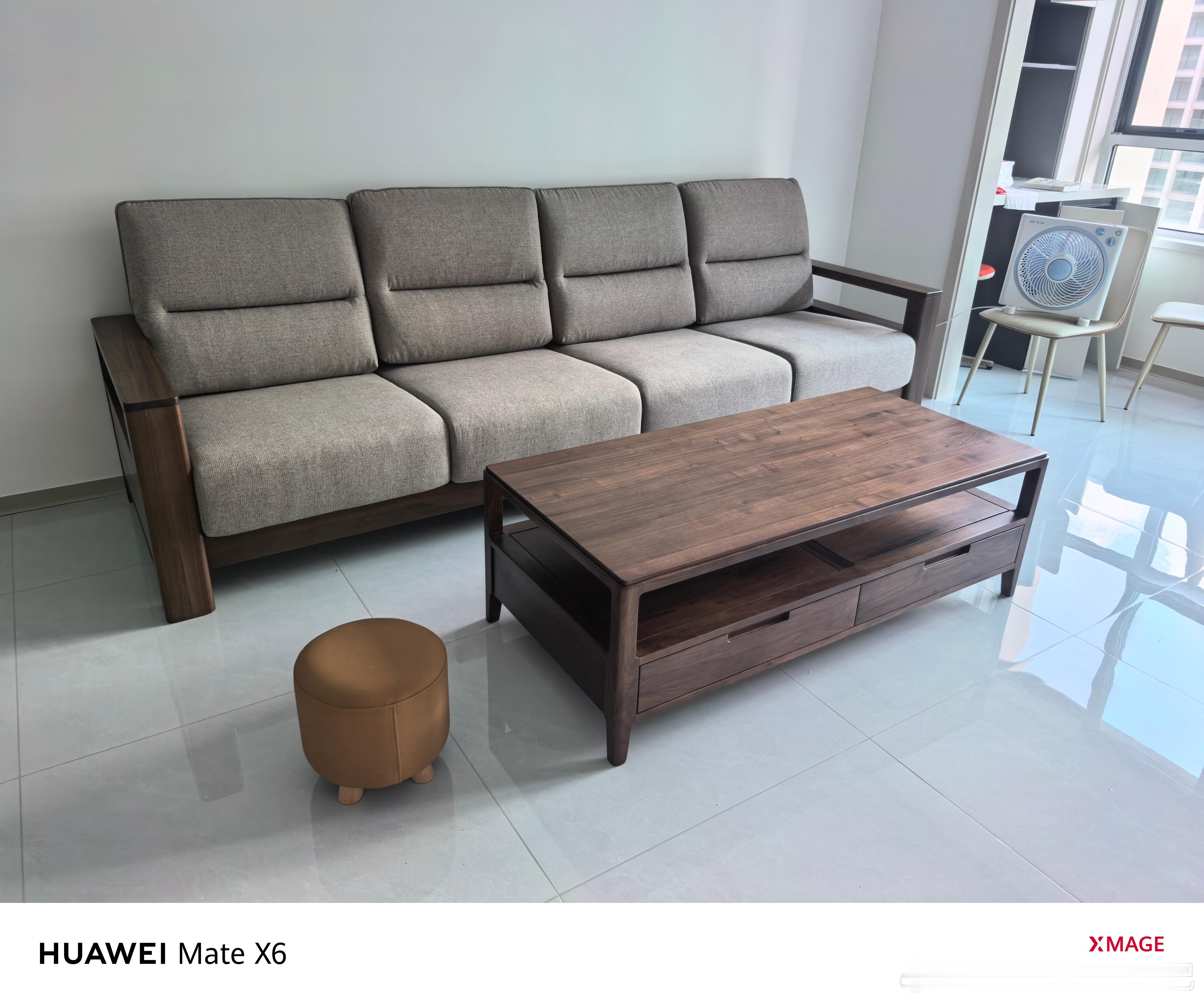 这几天进家具，一直以为网上要比实体店便宜，结果顺路对比了一下，线下实体店叠加国补