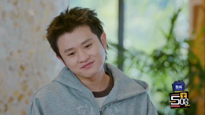 鹿晗HelloKitty发威哈哈哈哈哈 哈哈哈哈哈哈鹿晗你告诉我什么叫“毛茸茸地